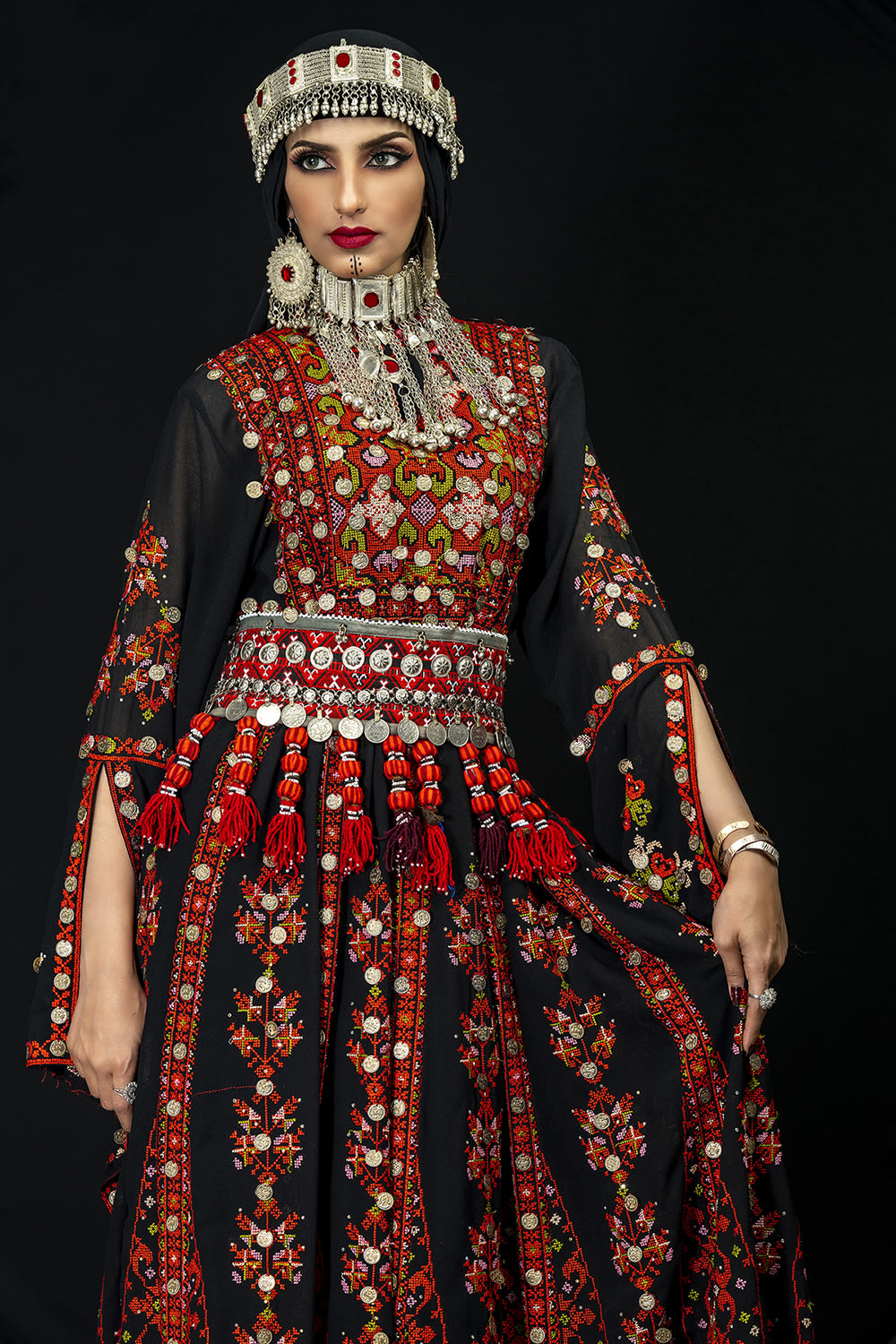 مصور سعودي يرصد أصالة وعراقة الأزياء التقليدية للمرأة السعودية