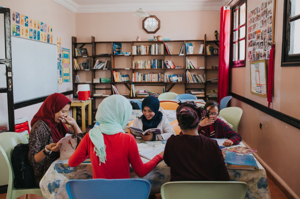 5 مؤسسات لتمكين النساء في المناطق النائية في المغرب بالتعليم