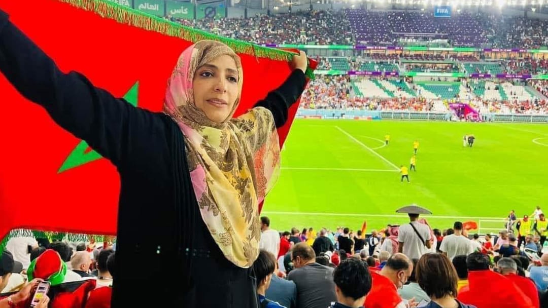 من مسرح الحدث التاريخي.. أفراح الجماهير المغربية بعد الوصول إلى ربع نهائي كأس العالم