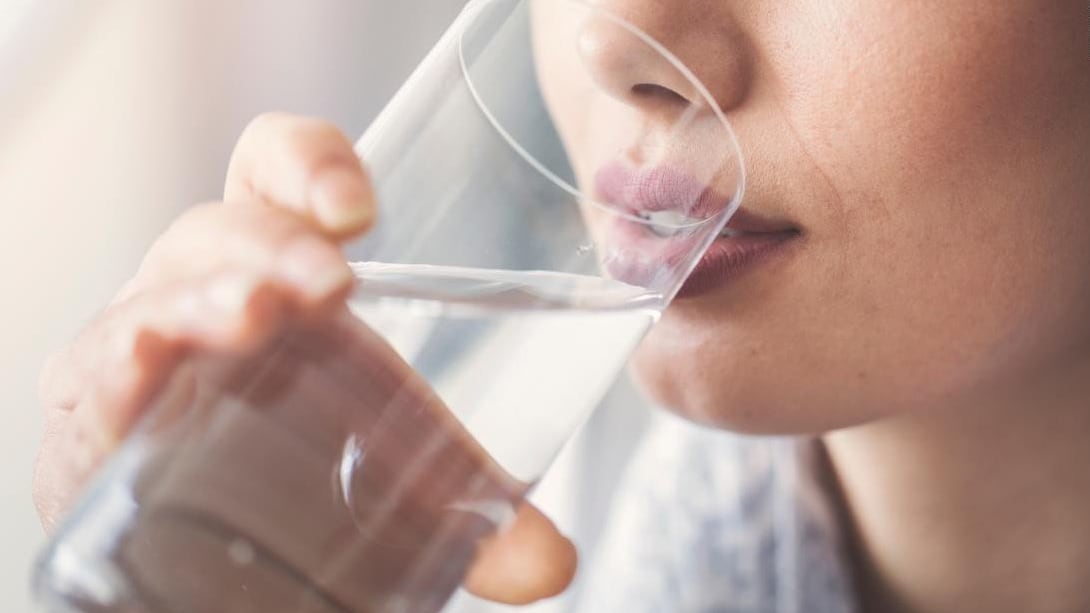ملح الدنمارك الغرور  دراسة تنصح النساء بالإكثار من شرب الماء لتجنب التهاب المسالك البولية - CNN  Arabic