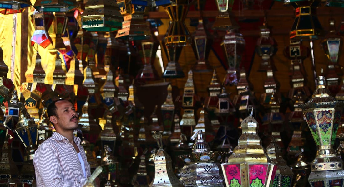 في مصر.. فانوس رمضان ينافس "سبونج بوب" الصيني