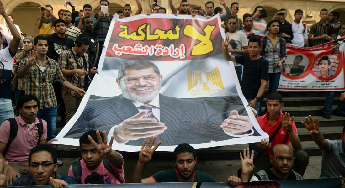 محاكمة مرسي بقضية "الهروب" علنية على تلفزيون مصر