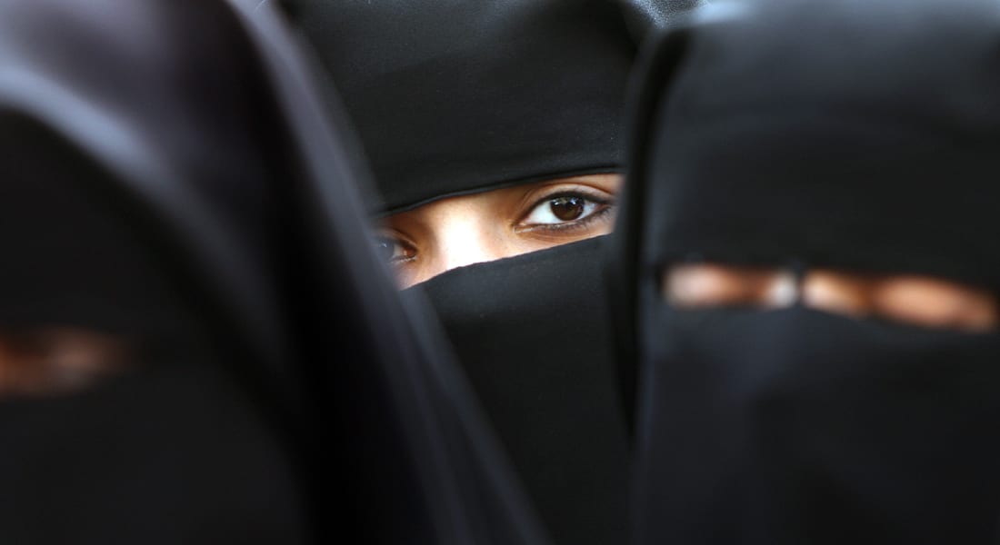 انباء عن تراجع داعش عن فرض الحجاب والتنظيم ينفي