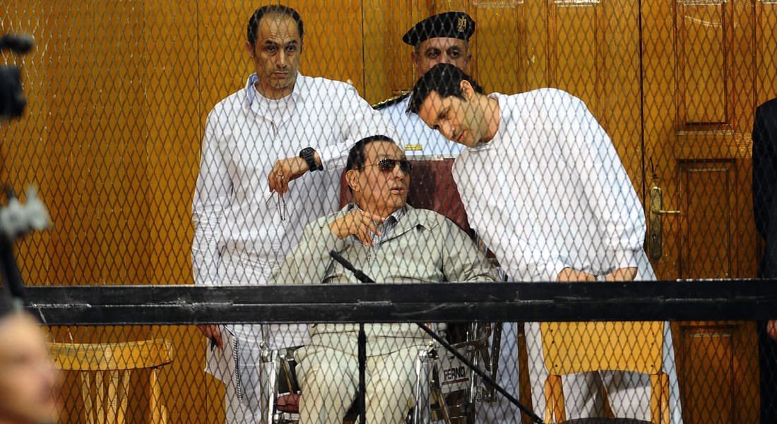 مبارك ينكر اتهامه ونجليه بالاستيلاء على أموال قصور الرئاسة