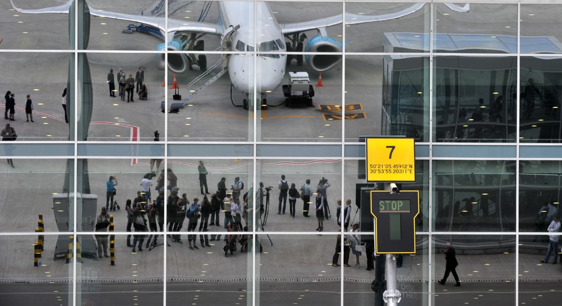 الرئيس الأوكراني يحاول مغادرة البلاد والأمن يوقف طائرته