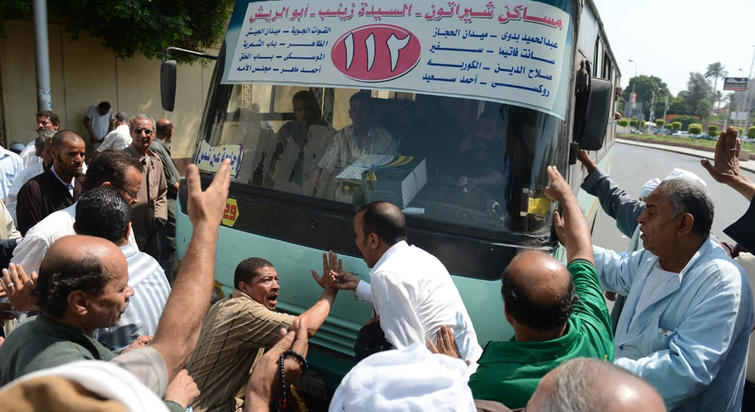 إضراب سائقي النقل يشل القاهرة والحكومة تستعين بالجيش