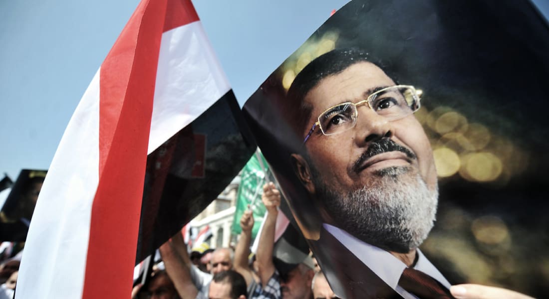 وقف بت قضية اتهام مرسي بالتخابر لحين الفصل بطلب "رد المحكمة"