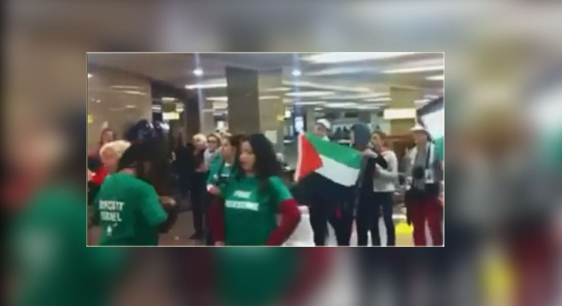 انتهاء أزمة اعتصام 62 ناشطة أجنبية بمطار القاهرة دون دخول غزة