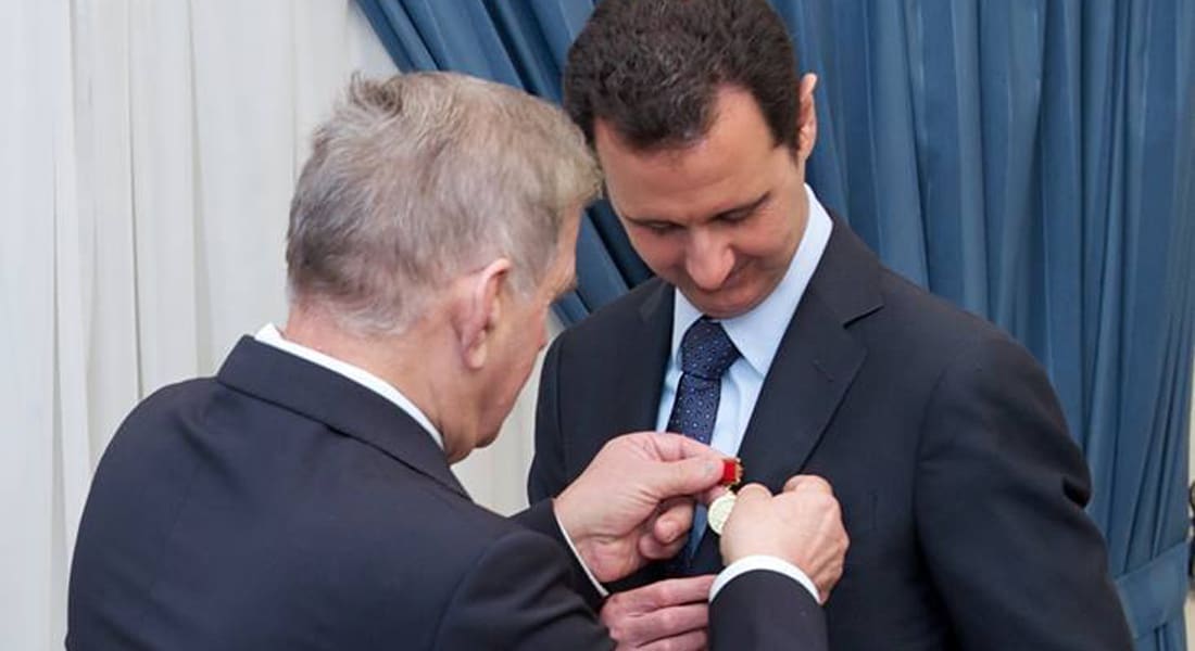 الأسد ينال ميدالية العلوم الروسية ويعلن إنهاء موسكو لـ"هيمنة القطب الواحد"