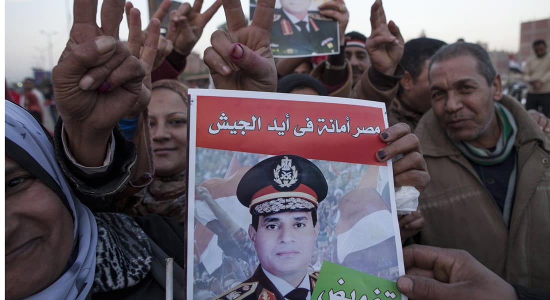  جيش مصر يرصد "حملات نصب" على المواطنين باسم السيسي