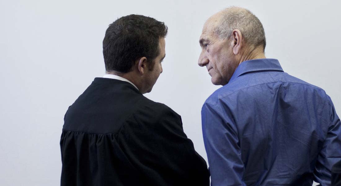  محكمة إسرائيلية تدين رئيس الوزراء السابق أيهود أولمرت بقضايا فساد 