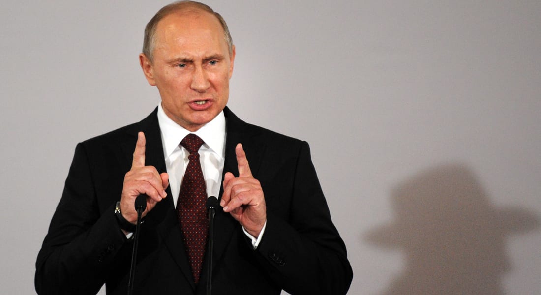 بوتين يخاطب برلمان القرم وأوروبا توسع قائمة الروس المعاقبين 