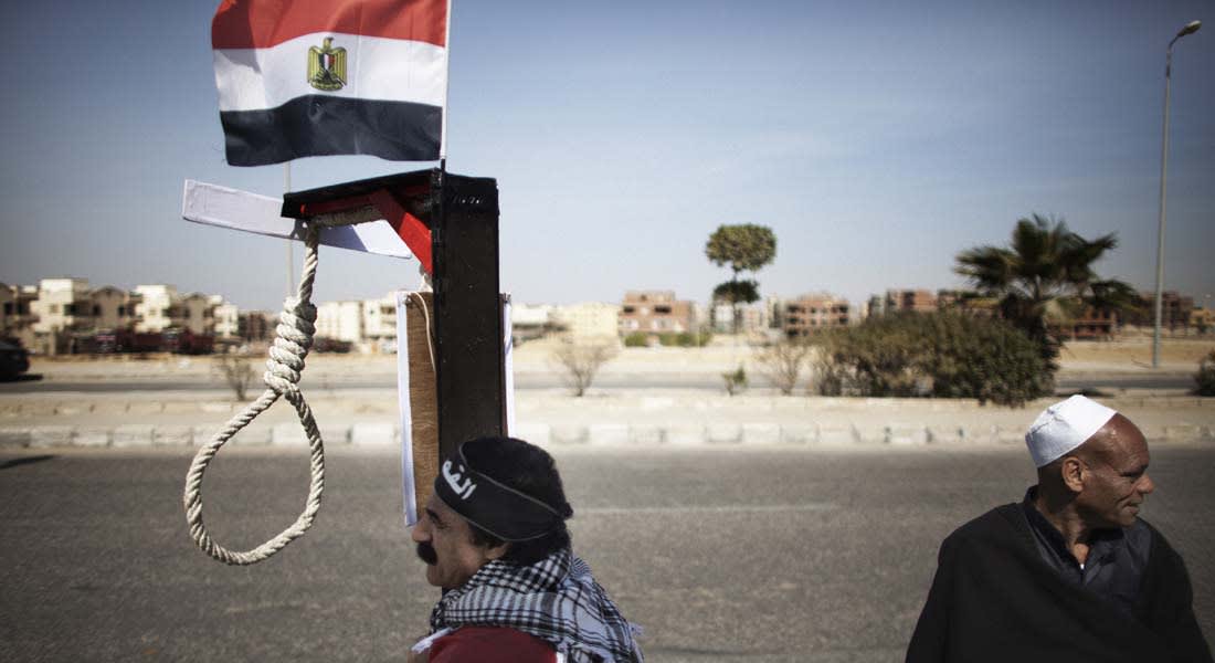 إدانة حكم إعدام 529 مصريا توحد العلمانيين والإسلاميين بتركيا.. وأوغلو يحذر