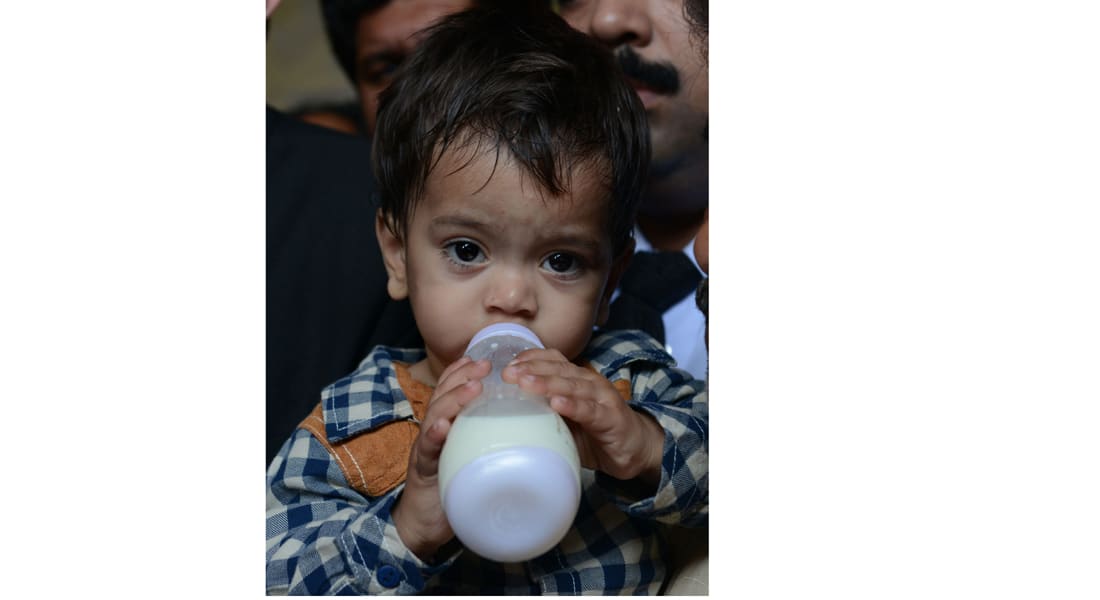 باكستان توقف ملاحقة الرضيع ذو الـ 9 شهور وتعاقب محتجزيه 