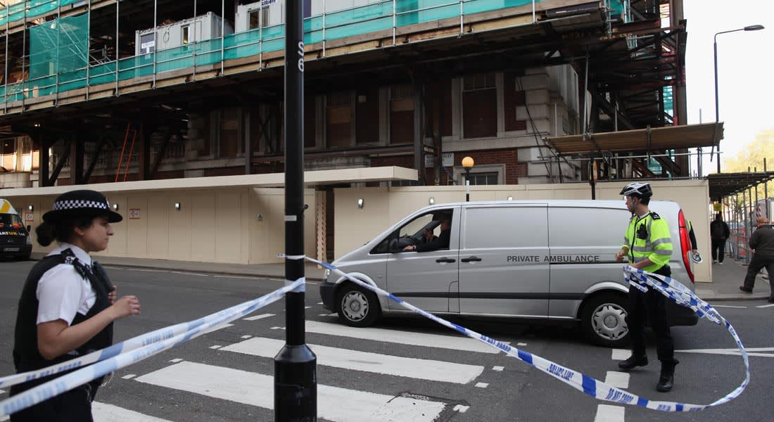 انهيار بناية قرب السفارة الأمريكية بوسط لندن وأنباء عن ضحايا