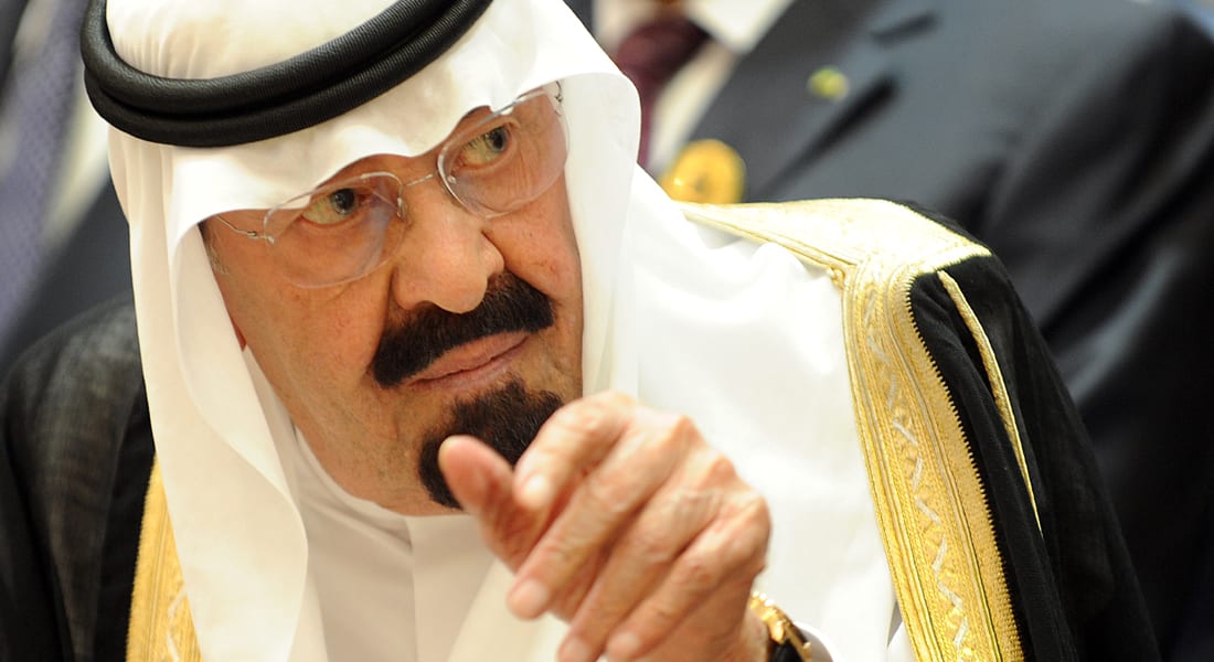 بن صقر: الرياض تريد تحديد موقف أمير قطر من تسريبات القذافي لوالده.. والدعم لمصر مستمر