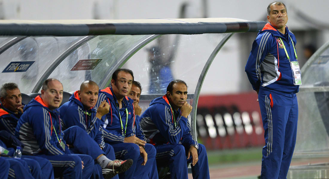 استقالة جماعية لجهاز الكرة بالأهلي المصري ومبروك مدرباً مؤقتاً