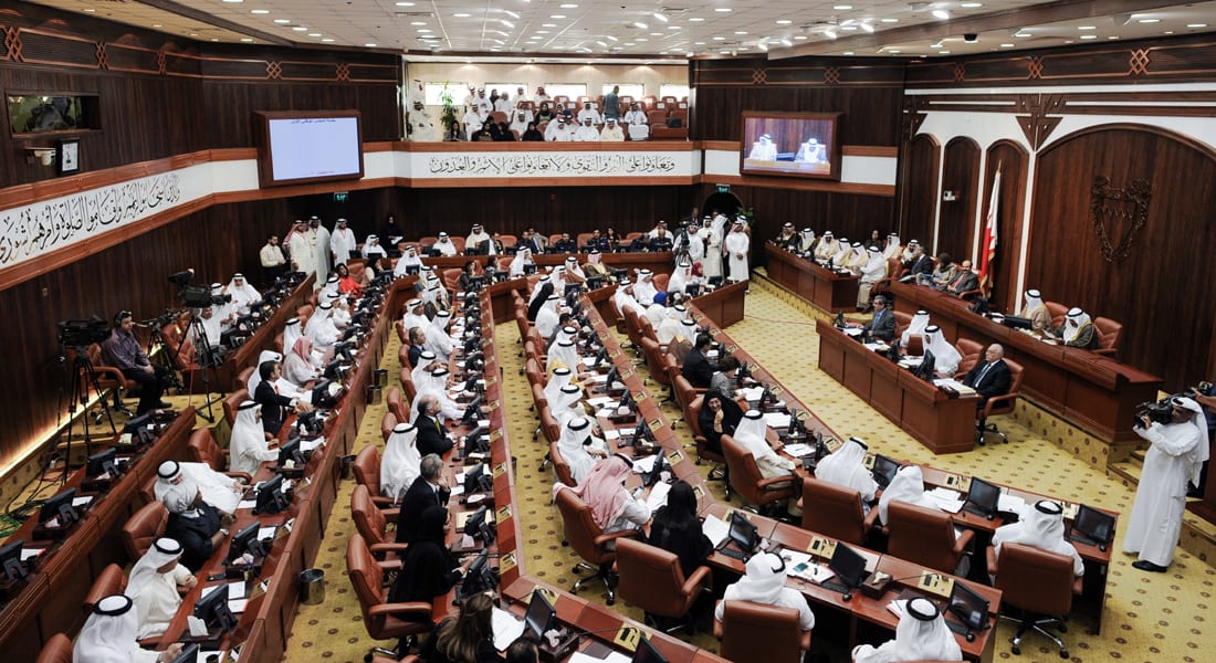مشادة جديدة تشعل مجلس النواب البحريني وتهدد بإسقاط "النائب الملاكم"