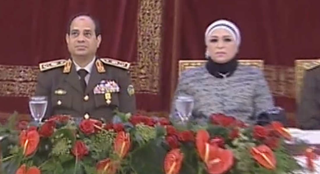 ما حقيقة القرابة بين زوجة السيسي وسوزان مبارك؟
