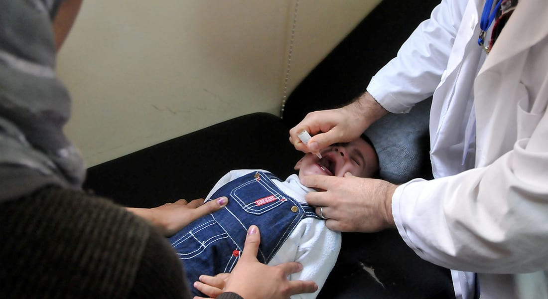 صحف: إسرائيل تحتجز تطعيمات أطفال غزة وإيران تنتج أسلحة للسودان