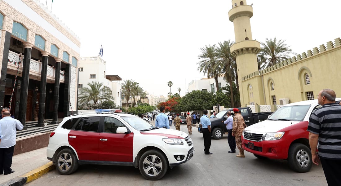 الجزائر تغلق سفارتها في ليبيا وتقارير عن محاولة اختطاف سفيرها