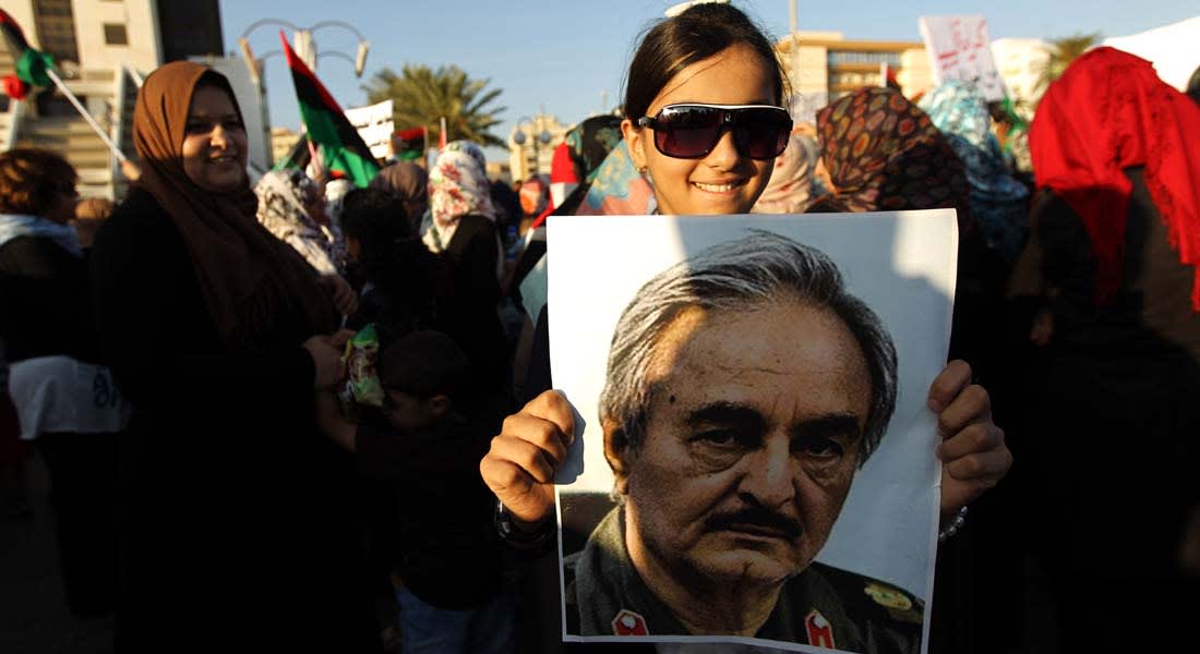 ليبيا: الآلاف بمظاهرات تأييد للواء خليفة حفتر