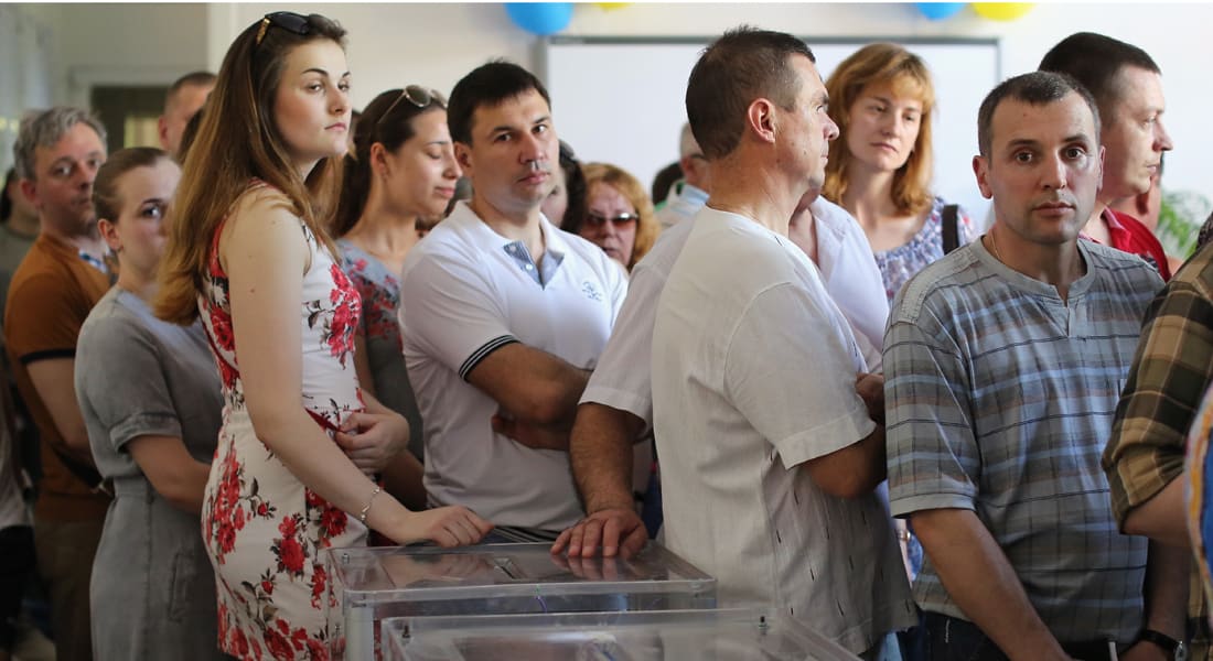 أوكرانيا: انطلاق التصويت لاختيار الرئيس الجديد وتوتر بشرق البلاد