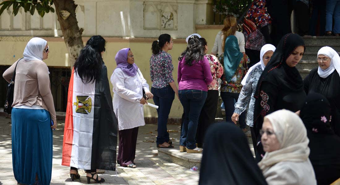 كيف بدأت أزمة الوافدين.. ولماذا قد تؤدي إلى بطلان انتخابات مصر؟