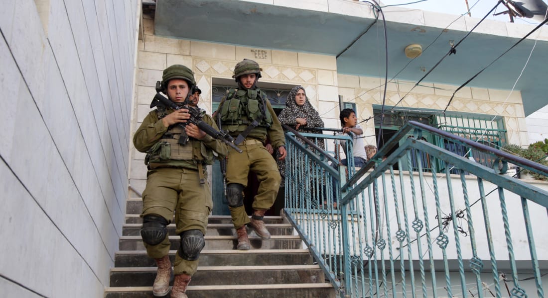 نتنياهو يتهم "حماس" بالوقوف وراء اختفاء 3 إسرائيليين.. واعتقال 80 فلسطينيا