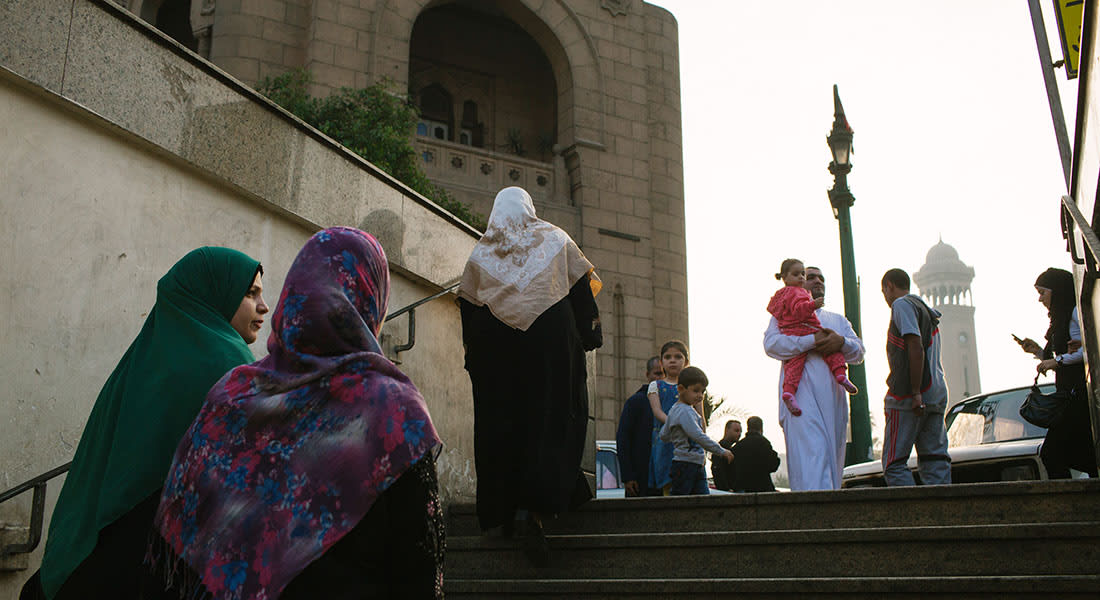 صحف: جدل "الصلاة على النبي" في مصر ودمية على شكل بن لادن