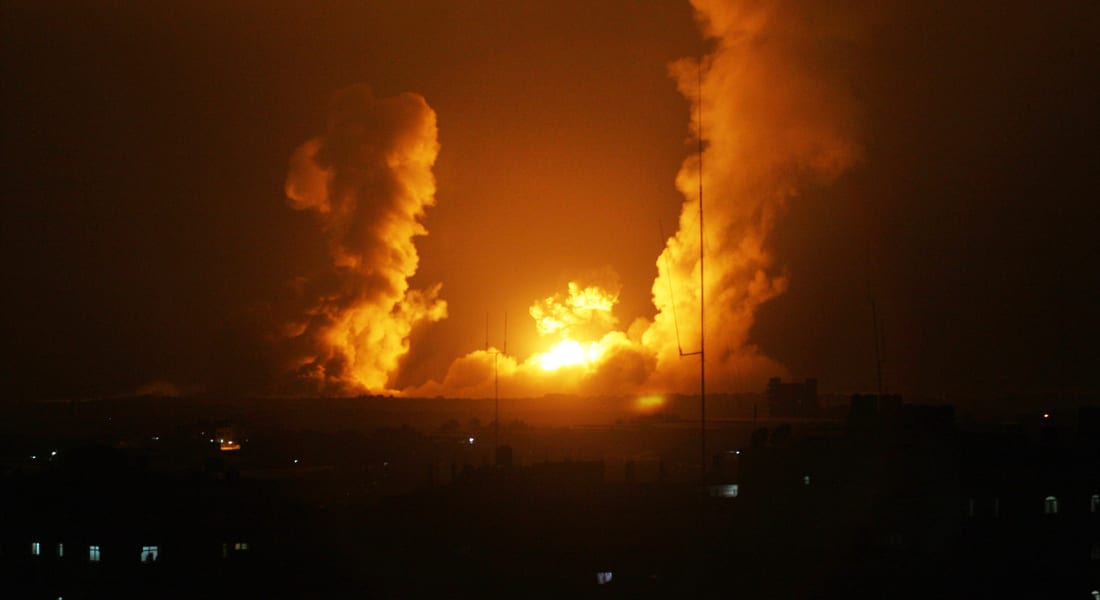 غارات إسرائيلية على عشرات الأهداف بغزة.. وحماس تهدد نتنياهو بـ"فتح أبواب الجحيم"