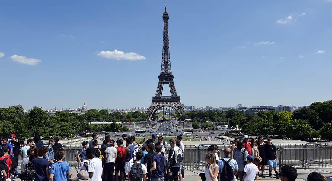 صحف العالم: إحباط خطة لتفجير برج إيفل ومتحف اللوفر في باريس