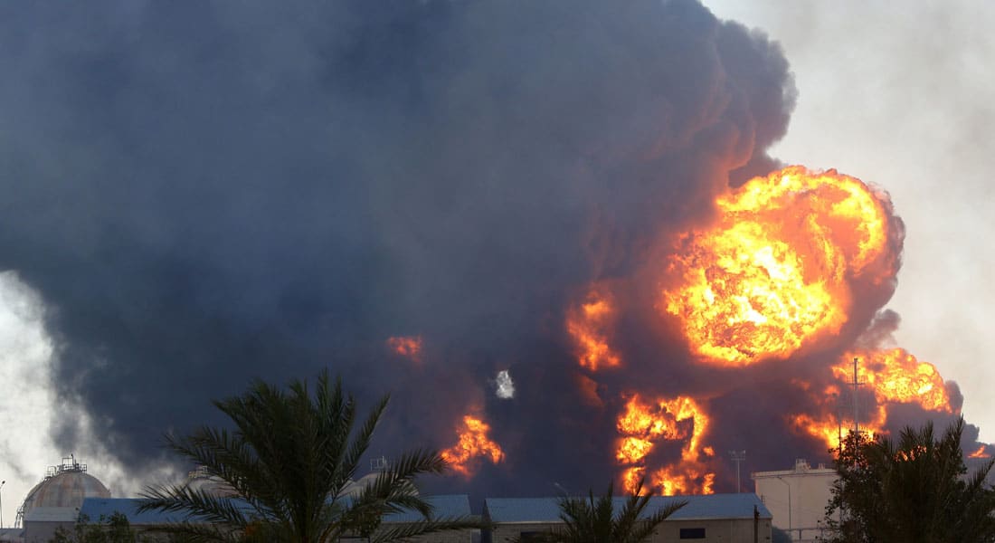ليبيا: 22 قتيلا و73 جريحا في اشتباكات.. ودخان الحرائق الكثيف يغطي طرابلس