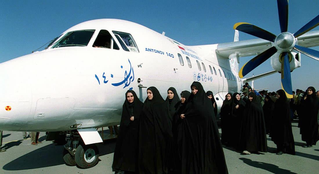 إيران: تحطم طائرة ركاب قرب طهران وتقارير عن مقتل جميع الركاب وسط تفاوت بعددهم