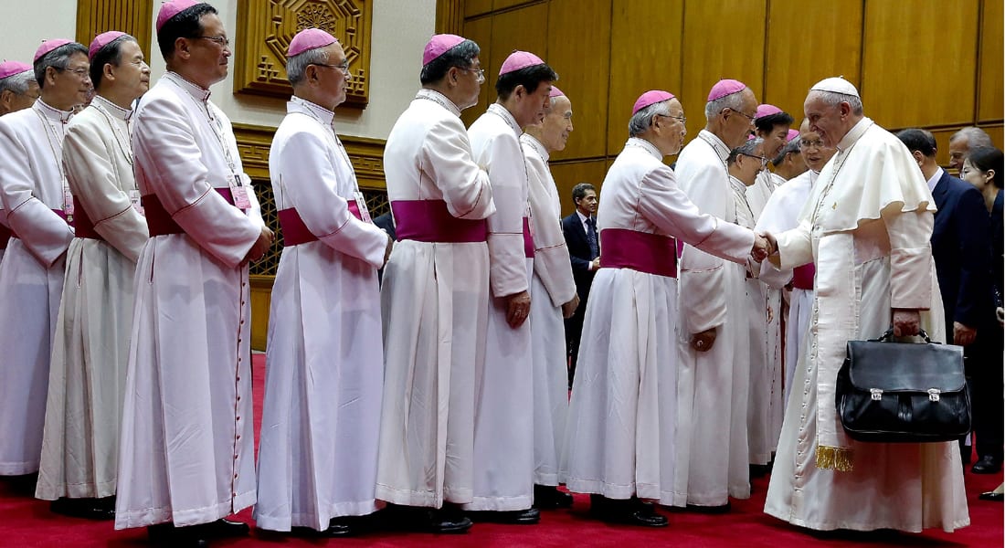 البابا فرانسيس يؤجج الجدل المسيحي بشأن "عدالة" الحرب على داعش 