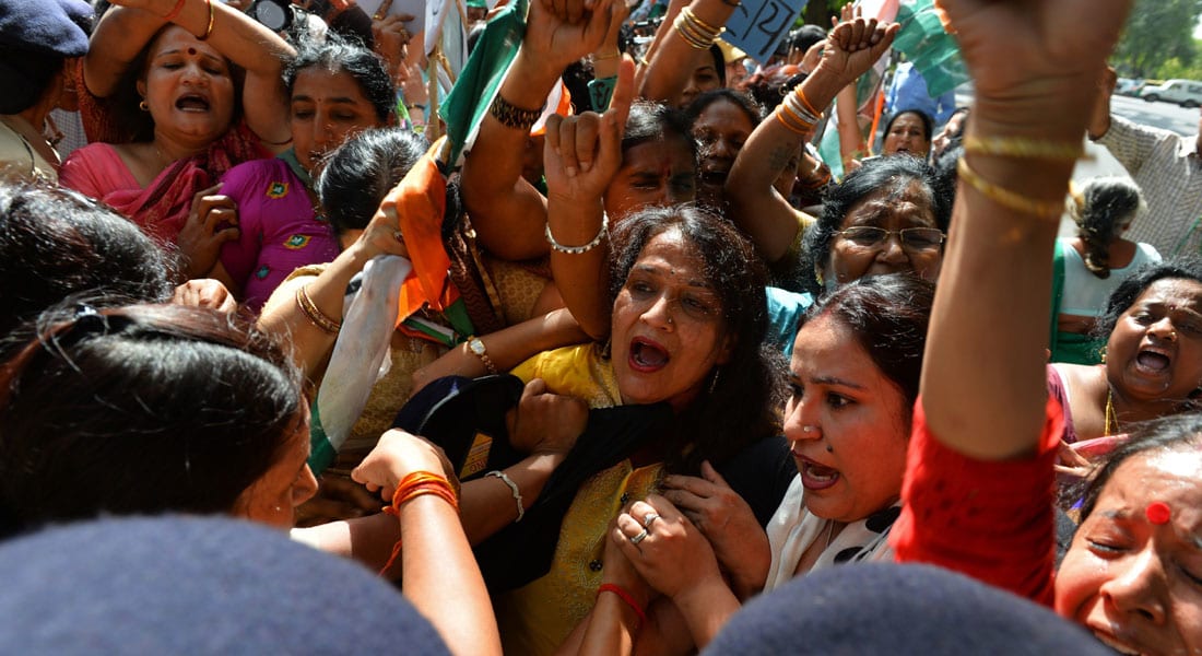 الهند: استبعاد فرضية الاغتصاب بجريمة قتل فتاتين وشنقهما على شجرة مانغو