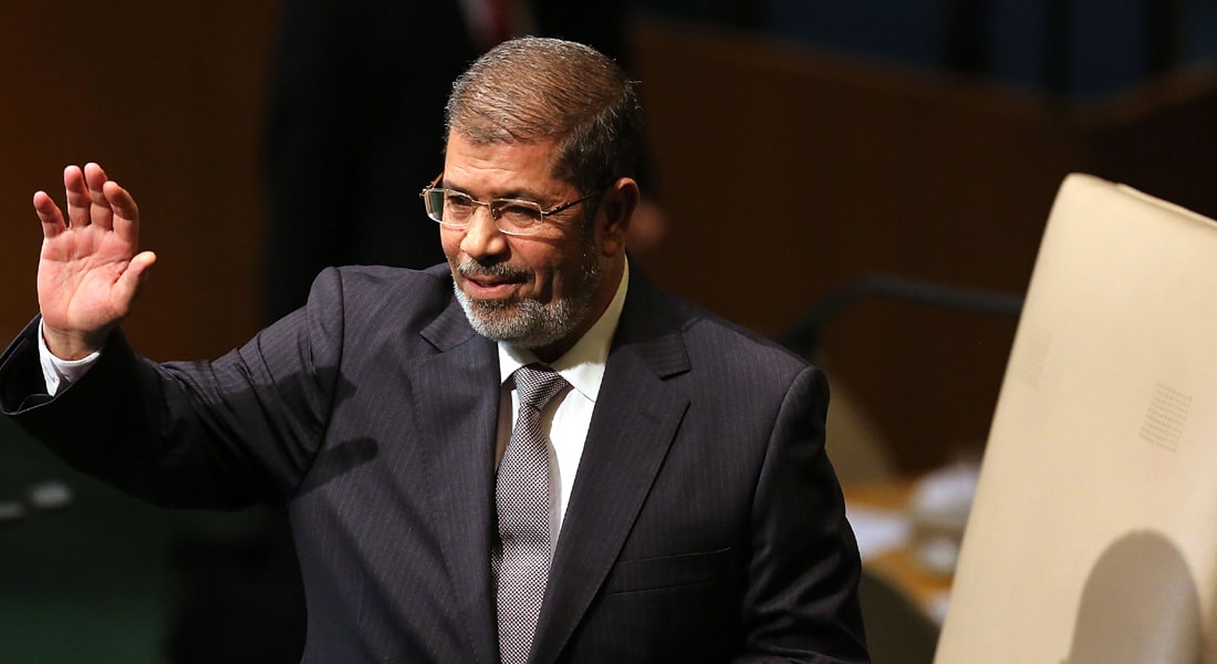 مصدر قضائي مصري: مرسي قد يواجه  الإعدام شنقا بقضية التخابر مع قطر.. النيابة: 1.5 مليون دولار عرضت مقابل الوثائق