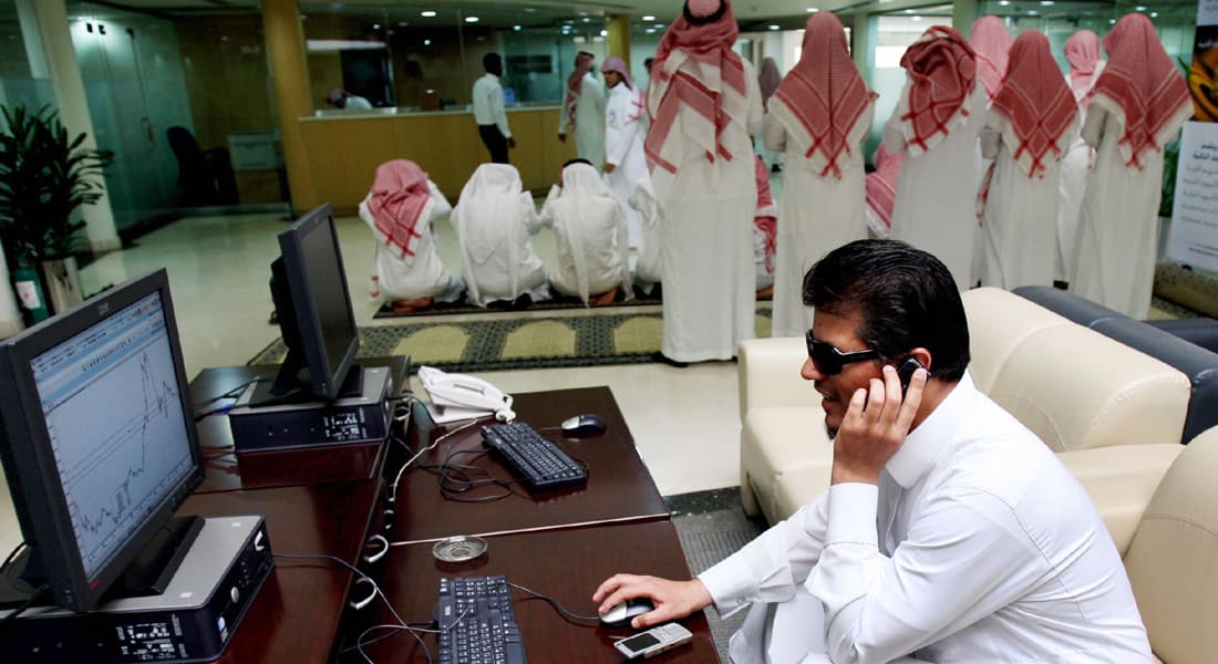 اكتتاب "البنك الأهلي" بالسعودية: علماء يحرمونه بسبب معاملات الربا ومقالات تربطه بالصراع مع الإخوان 