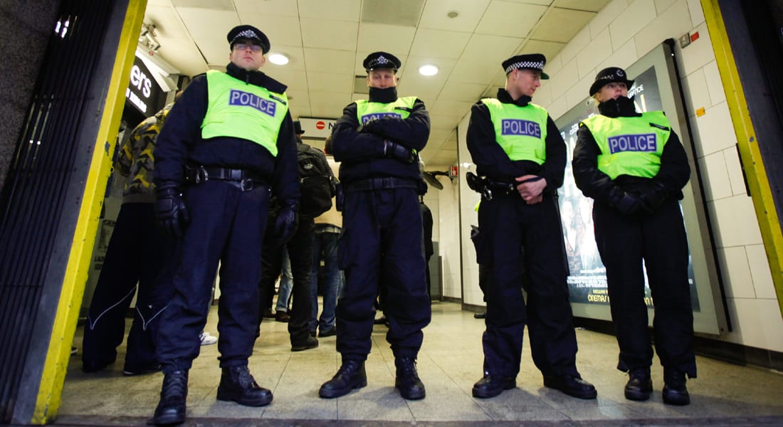 بريطانيا: اعتقال شاب للاشتباه بتوجهه لموقع يستخدم لتدريب الإرهابيين