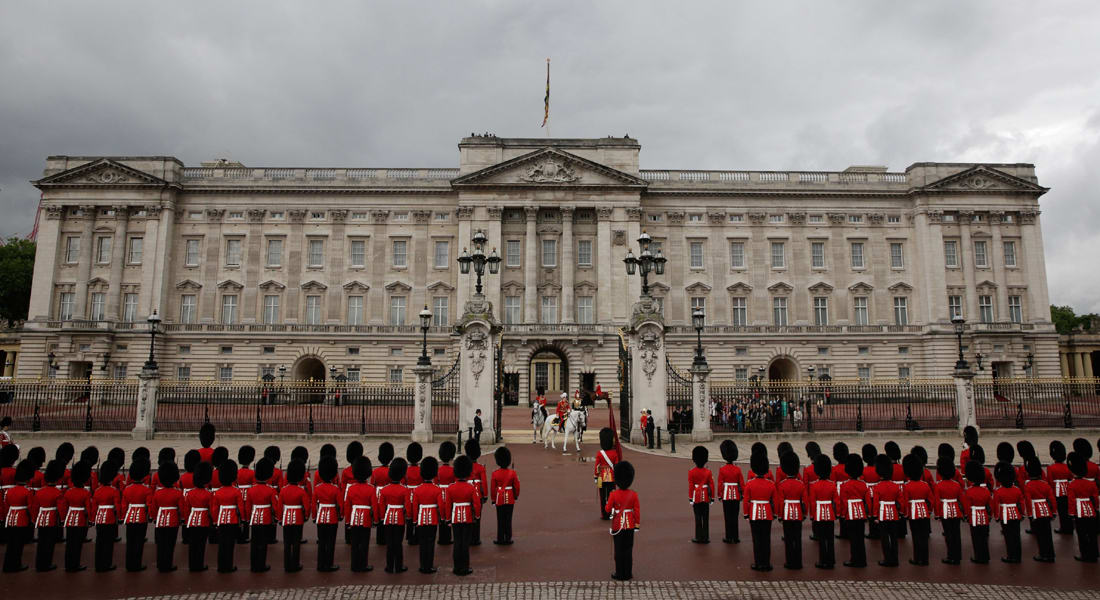 بريطانيا: توقيف ضابط بشرطة لندن قام بـ"تخزين ذخيرة" داخل قصر باكنغهام