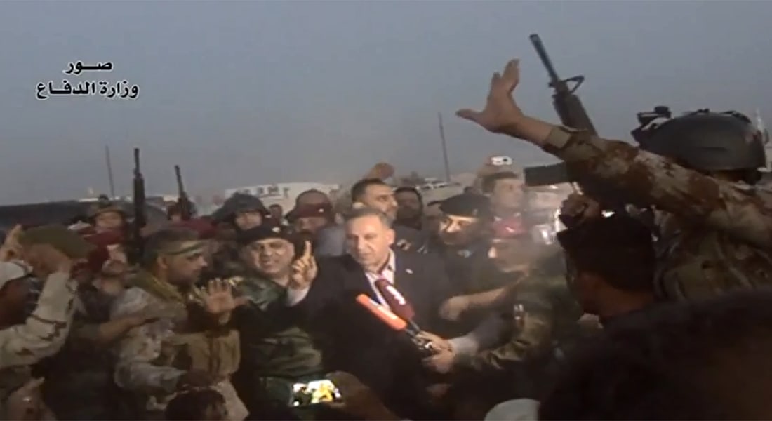 بالفيديو.. وزير الدفاع العراقي من جرف الصخر: الحشد الشعبي جزء من الجيش ويعد بمكافآت للمقاتلين