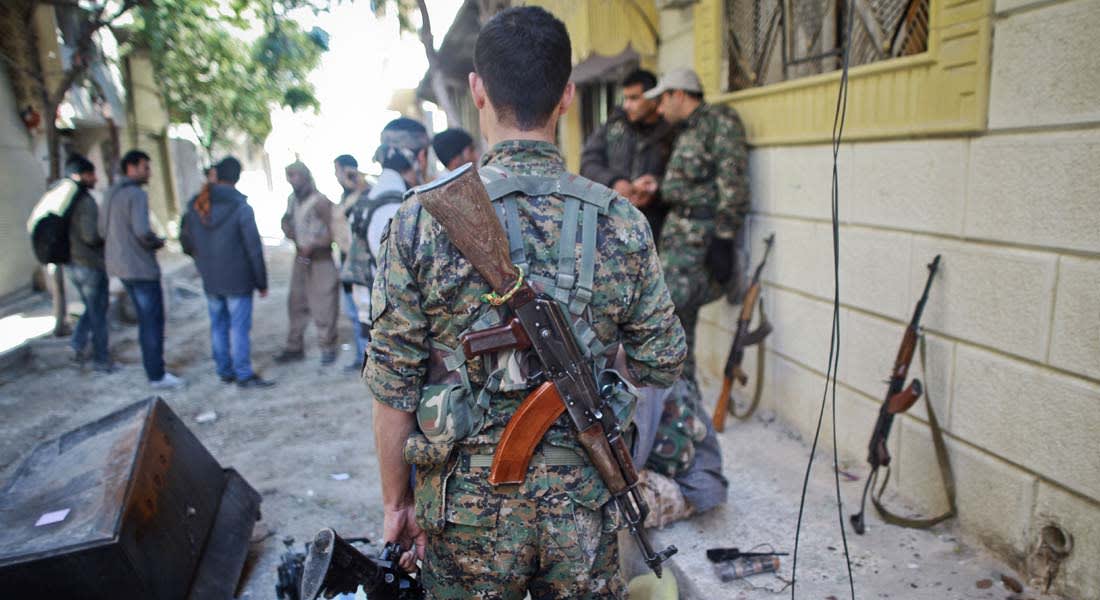 "داعش" يعدم قياديين في "النصرة" ويفاجأ بمقاومة الأكراد في كوباني