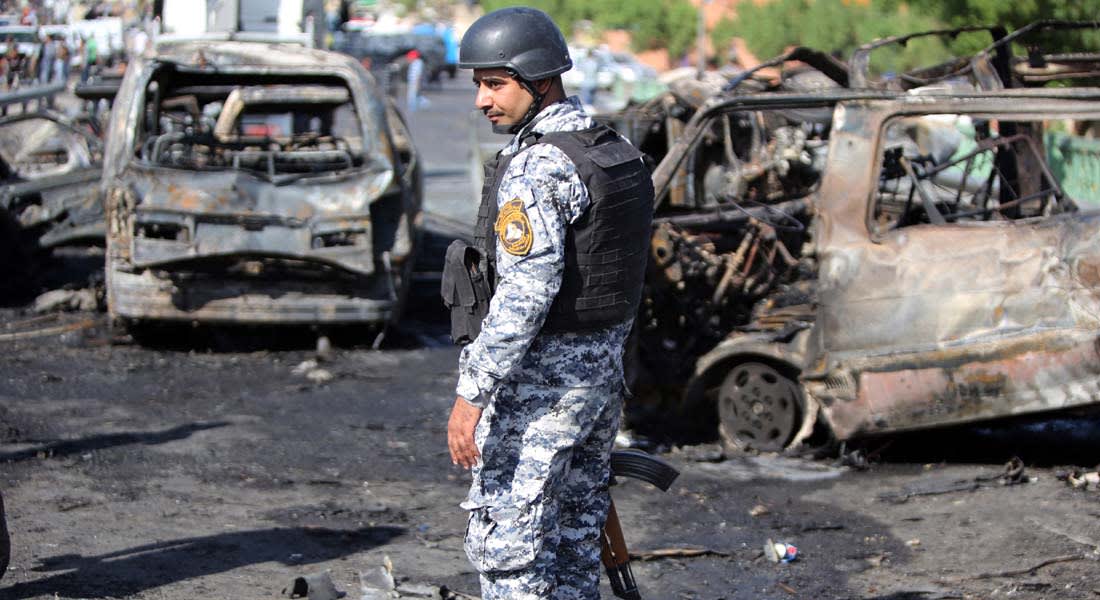 مقتل 7 أشخاص وإصابة 19 في انفجار سيارة أمام قيادة الشرطة ببغداد