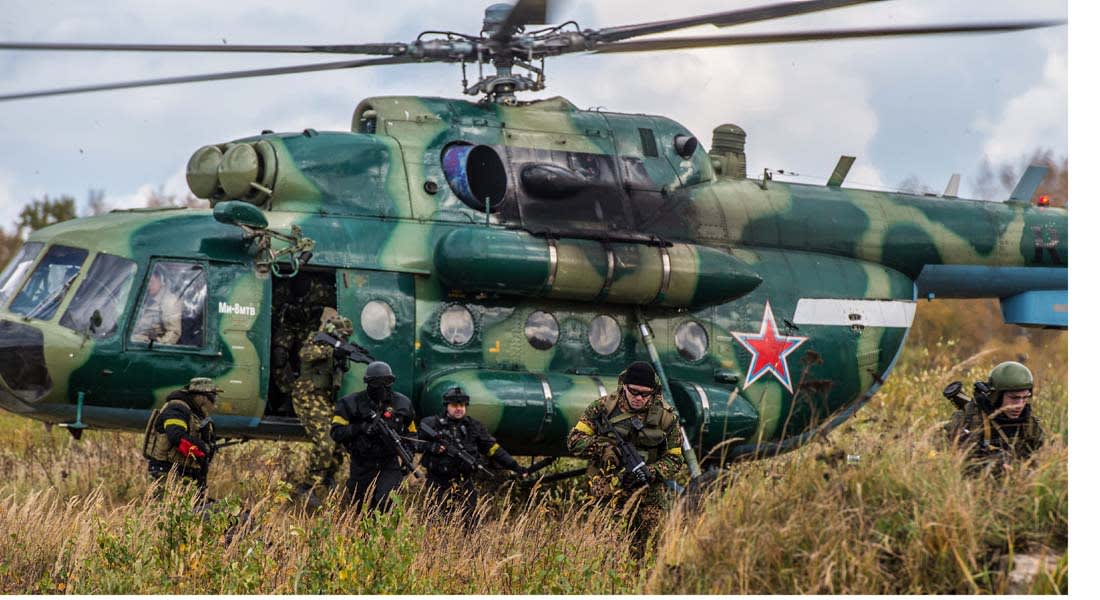 روسيا تحرك معدات عسكرية إلى أوكرانيا وترفض التعليق على تقارير الناتو