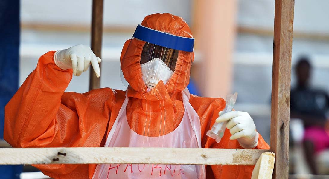 طبيب مصاب بإيبولا ينقل من سيراليون إلى نبراسكا