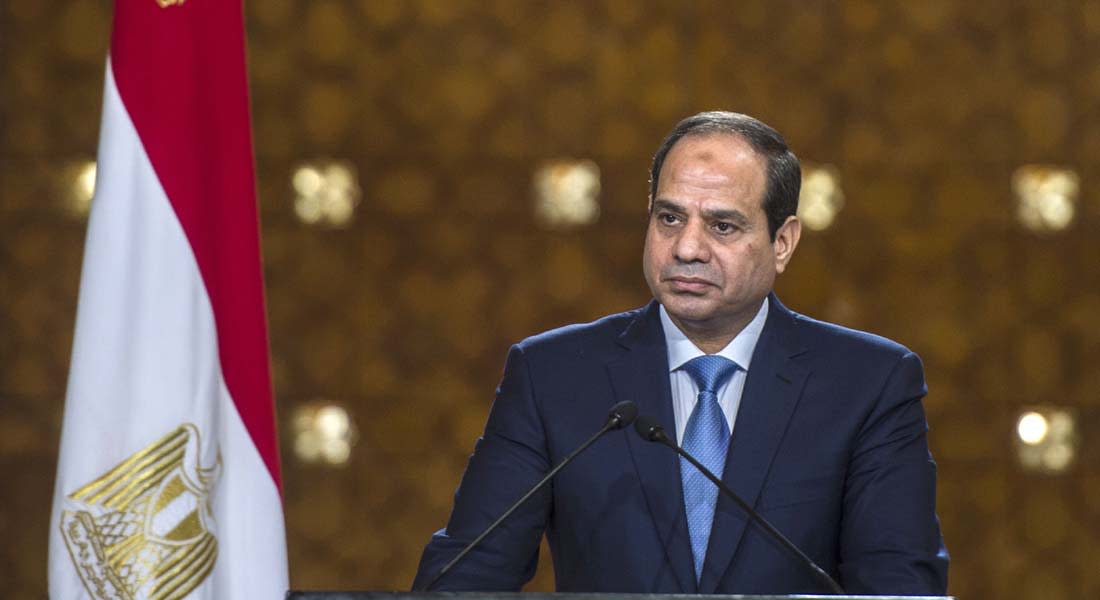 هيومن رايتس: توسيع السيسي لاختصاصات المحاكم العسكرية مسمار بنعش العدالة بمصر