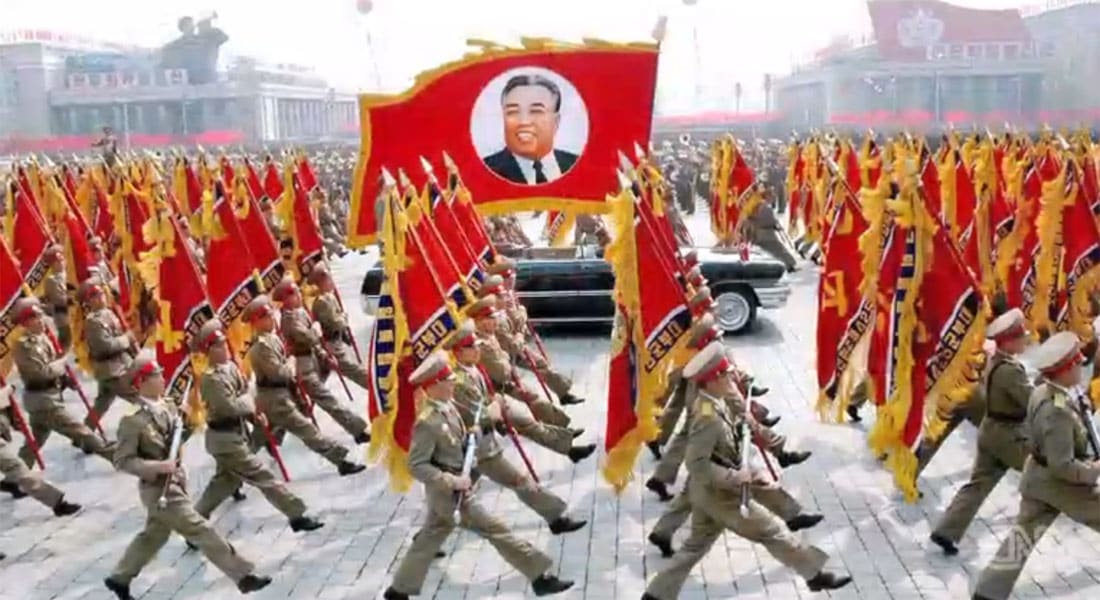نظرة من داخل كوريا الشمالية.. كيف يتم استعباد الناس وبرمجتهم على "عبادة" الزعيم
