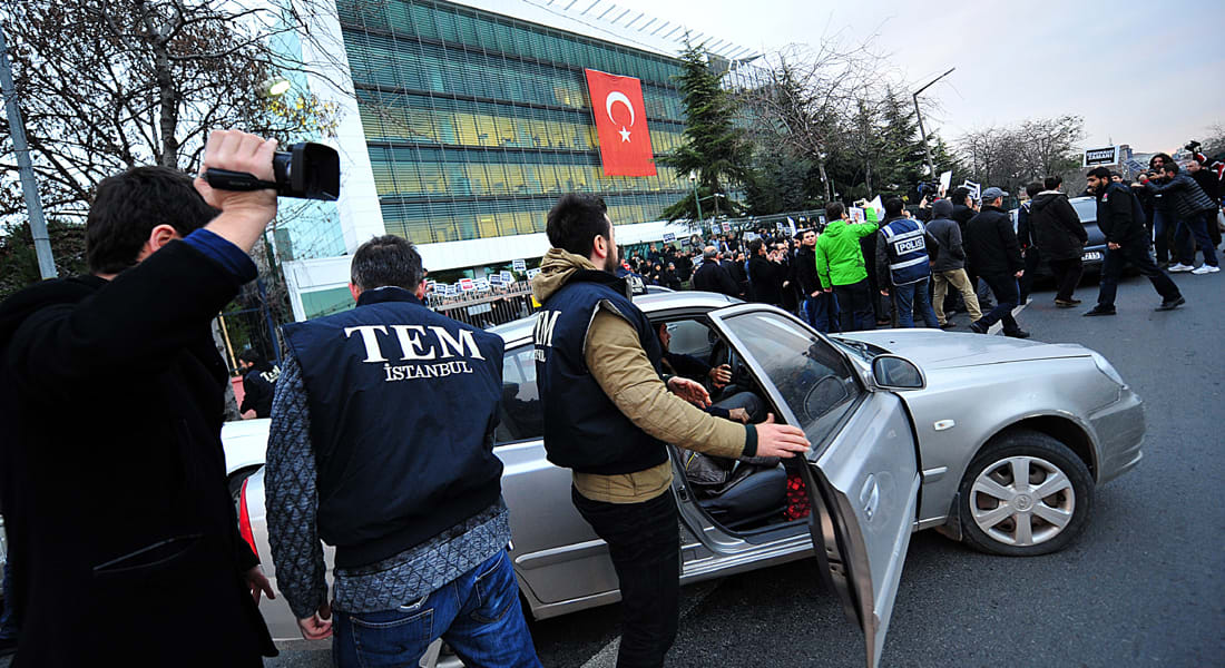 تركيا: اعتقال 23 شخصا بينهم عناصر بالشرطة وإعلاميين بمداهمة أمنية هي جزء من التحقيق بقضية "الكيان الموازي"