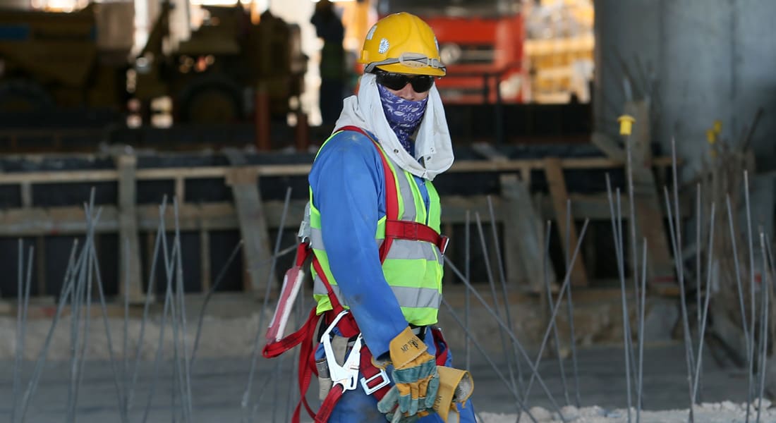 بعد الانتقادات الشديدة.. قطر ترد بميثاق للعمالة