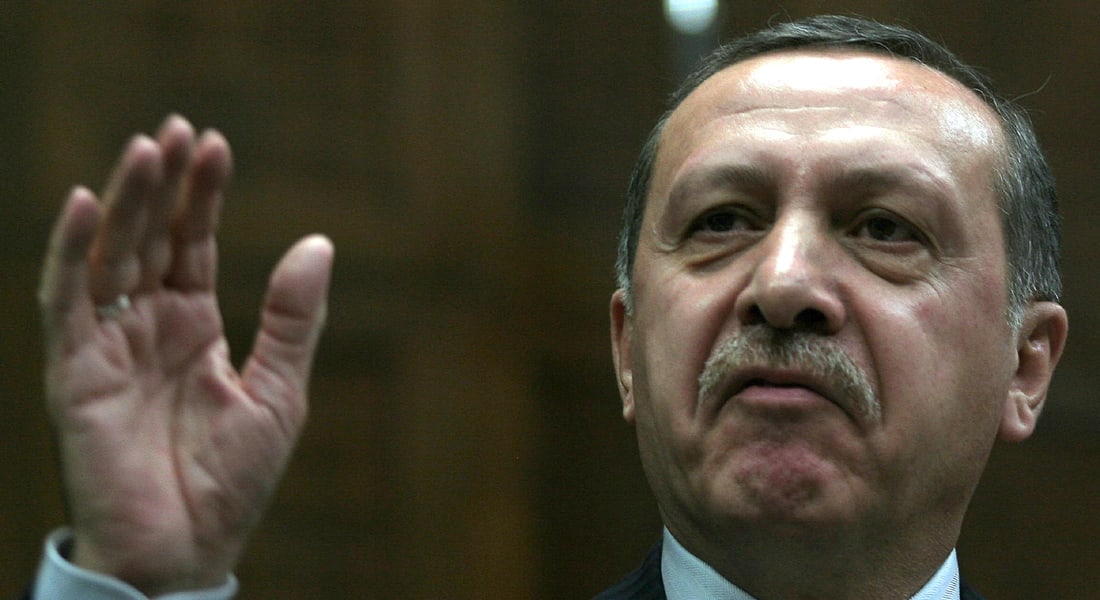 إردوغان: داعش سيطر على 40% من العراق بسبب أسلحة أمريكا.. ويرد على اتهام تركيا بدعم التنظيم